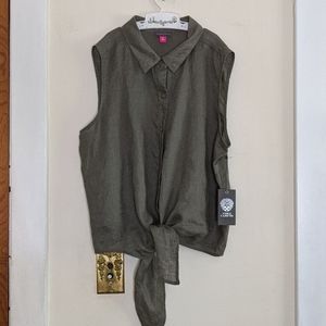 NWTs Linen Vince Camuto tie bottom Top Med.
